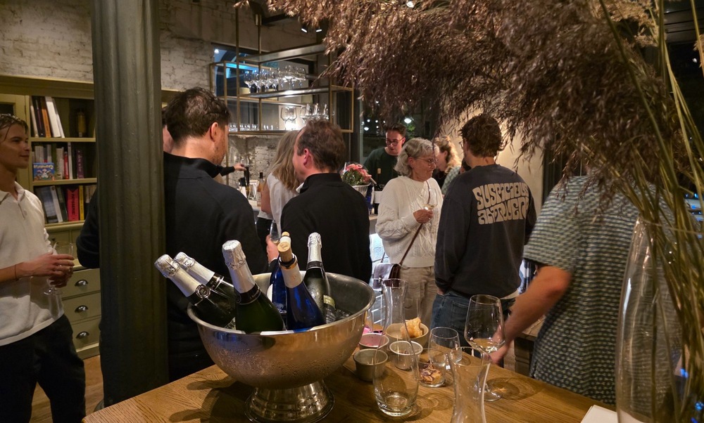 WC Bar