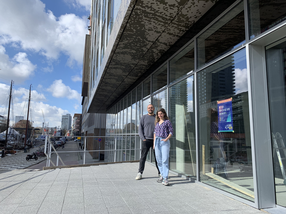 Bar Blink: all day bar aan Wijnhaven opent met uitzicht op de Willemsbrug