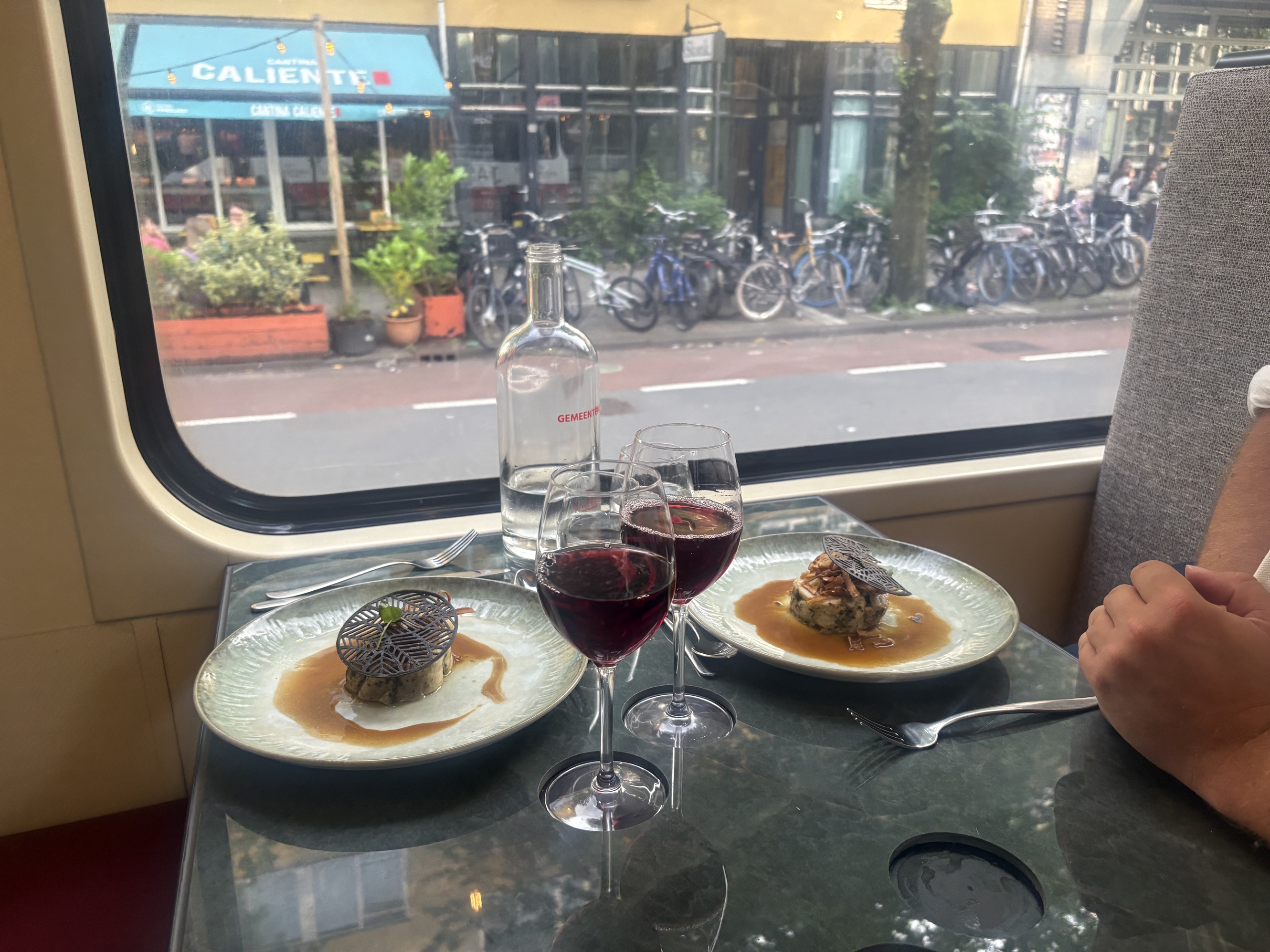 Etend van halte tot halte met de AmsterTram
