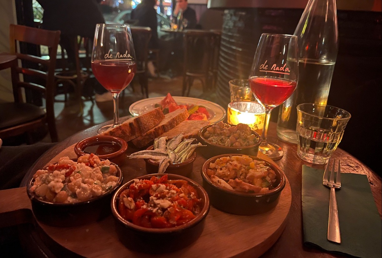 Natuurwijn en lekkere vinyl dat is De Nada De Buik van Amsterdam