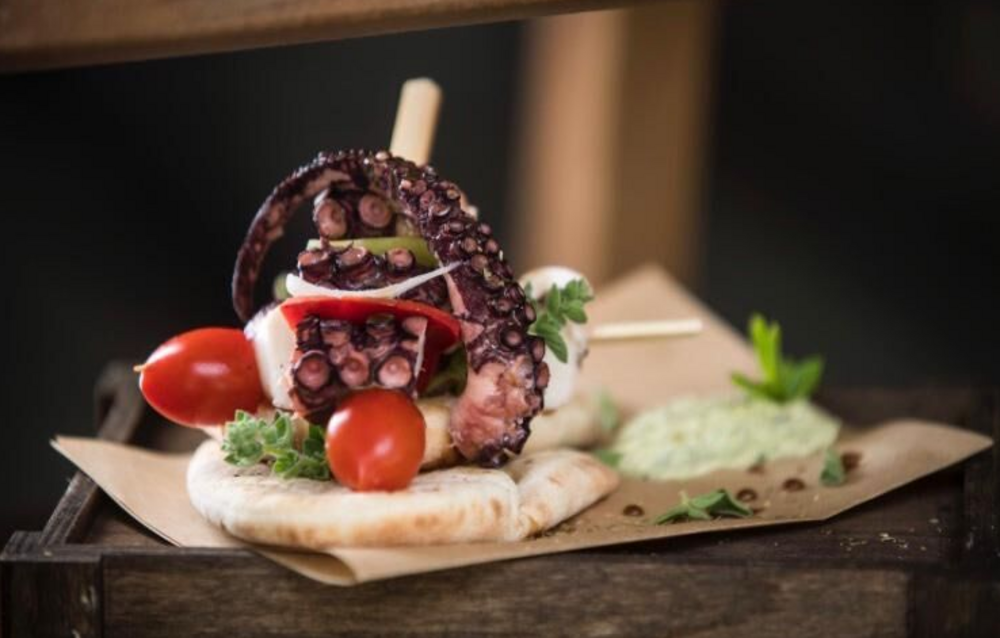 Bij deze restaurants kun je binnenkort eten in Magna Plaza