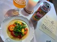 de-buik-van-utrecht-feu-veilinghavenkade - voorgerecht met bier.jpg