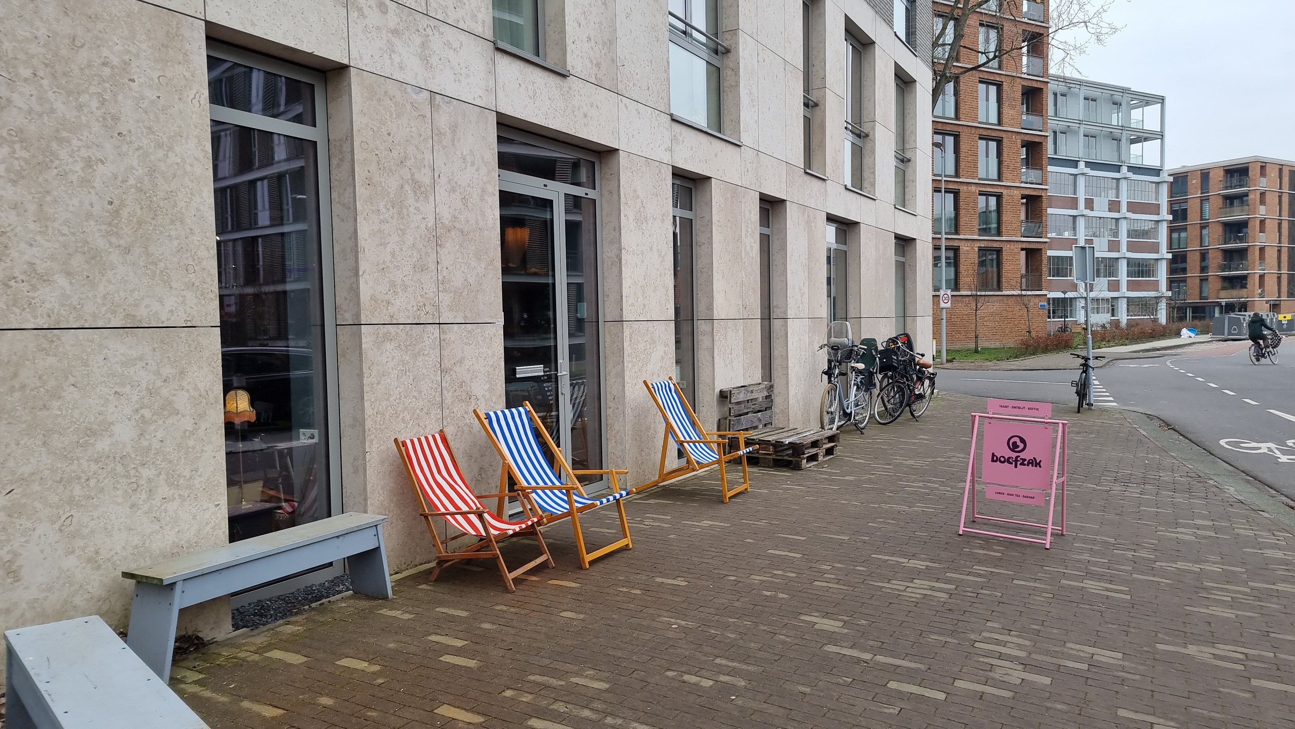 Boefzak eigen gemaakte taarten op Cruquius-eiland