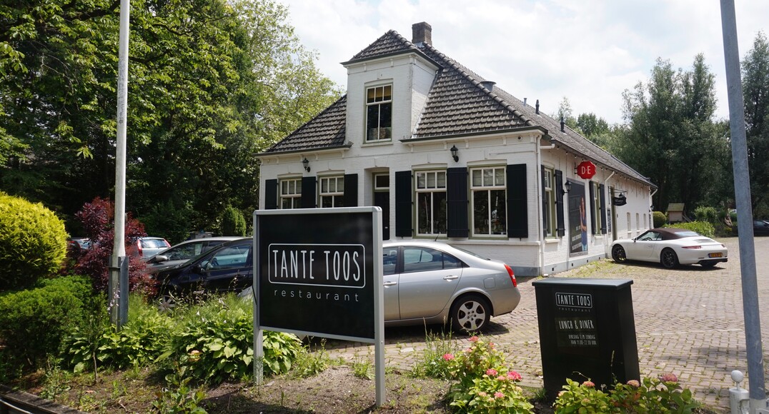 De twee gezichten van Tante Toos uit Capelle