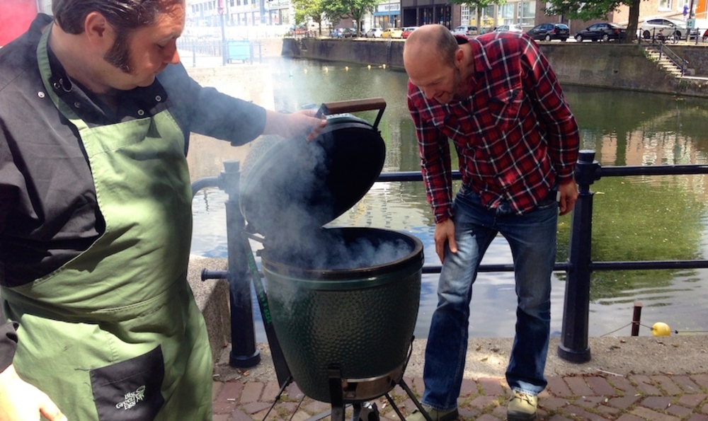 Stadsinitiatief RiF010: vis en vlees bereid op Green Egg