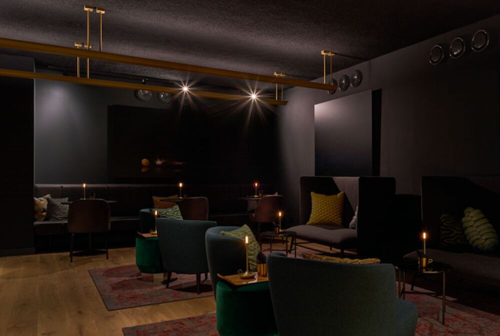 Obsidian by Graphite: op-en-top eatertainment