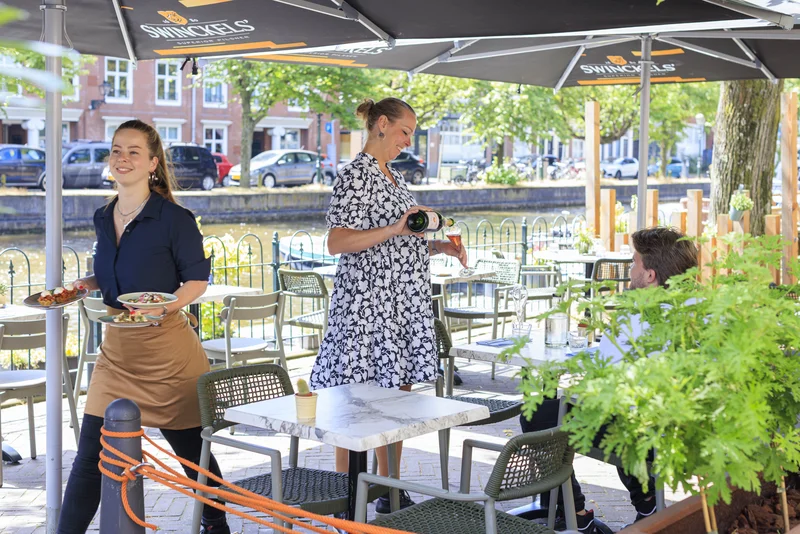champagneproeverij-bij-r-sum-by-6-24-de-buik-van-den-haag
