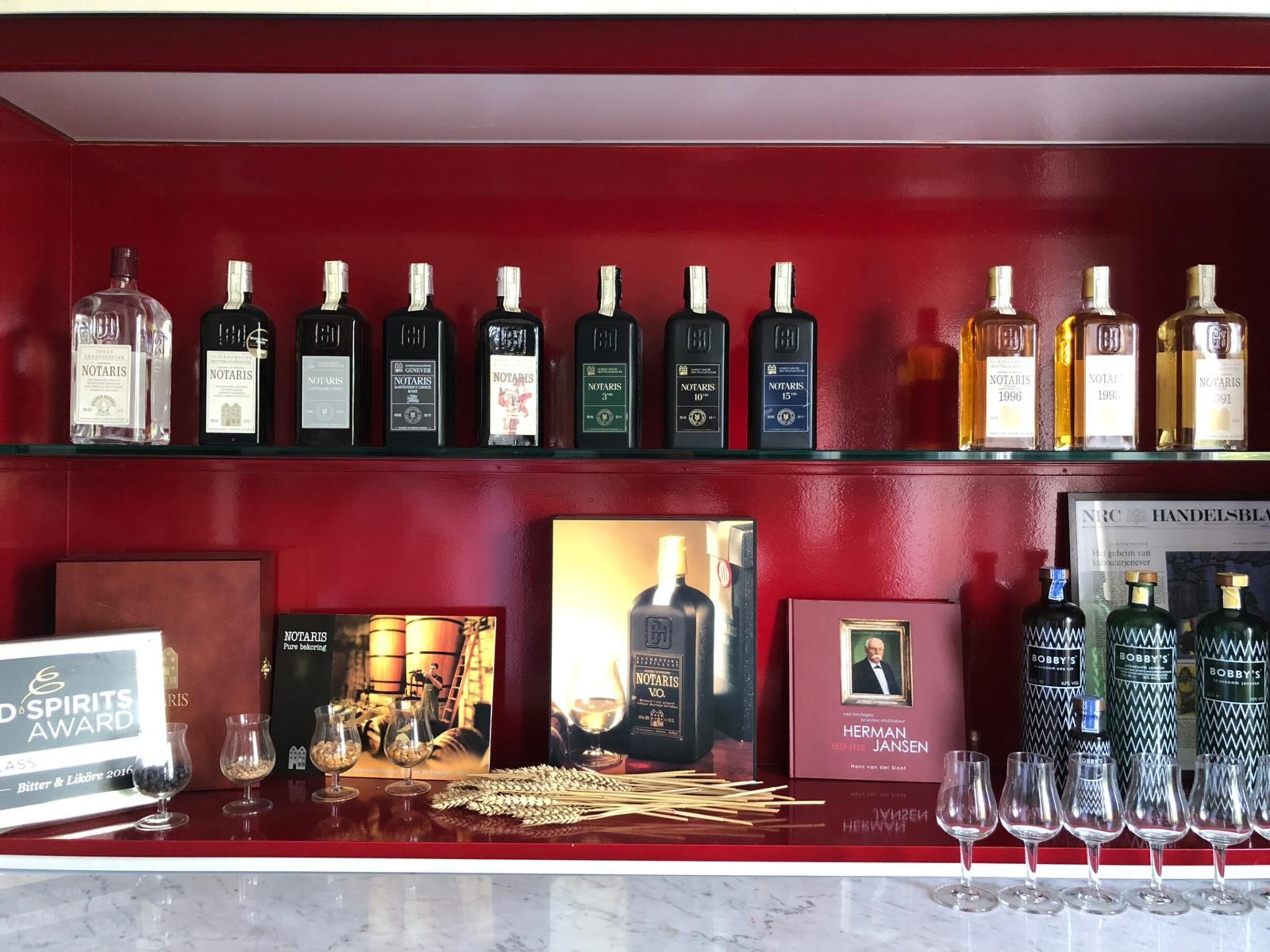 Notaris jenever: klassiek voorbeeld van de Schiedamse borrel