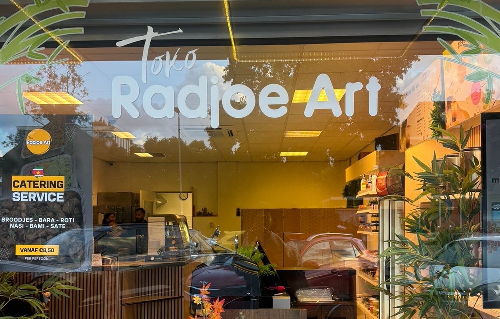 Toko Radjoe Art: waar Surinaamse roti en bubble tea elkaar ontmoeten in Overschie