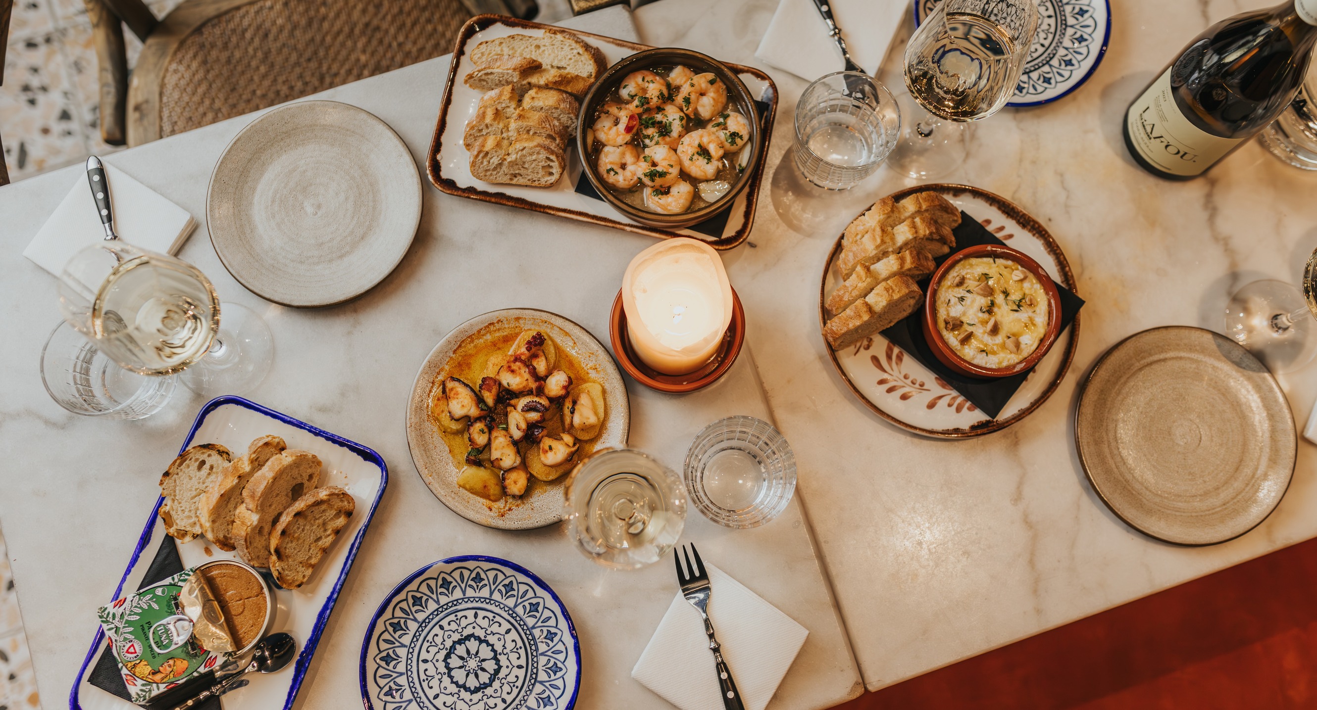 Vinostra Wine & Oysterbar