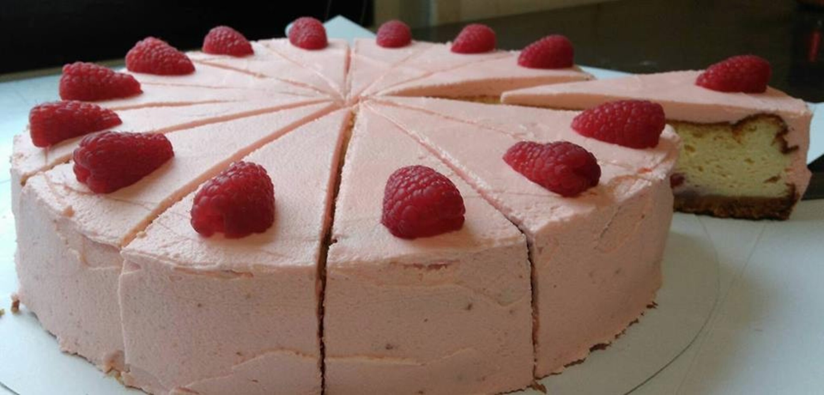 Wie is toch die 'Cakedame'?