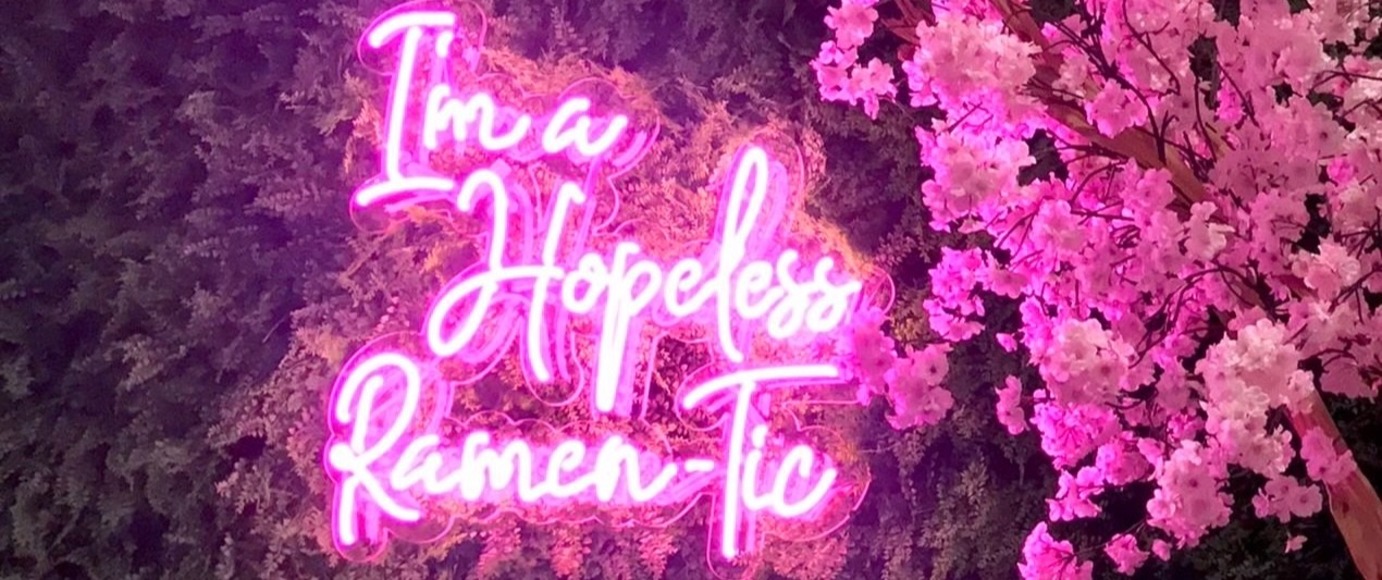 Alleen bij Japang eet je zeewier friet met chopsticks