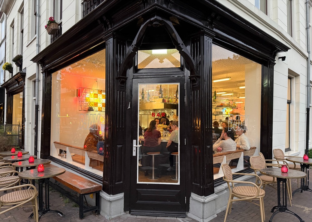 Alles lekker losjes in eet- en wijnbar PJAY