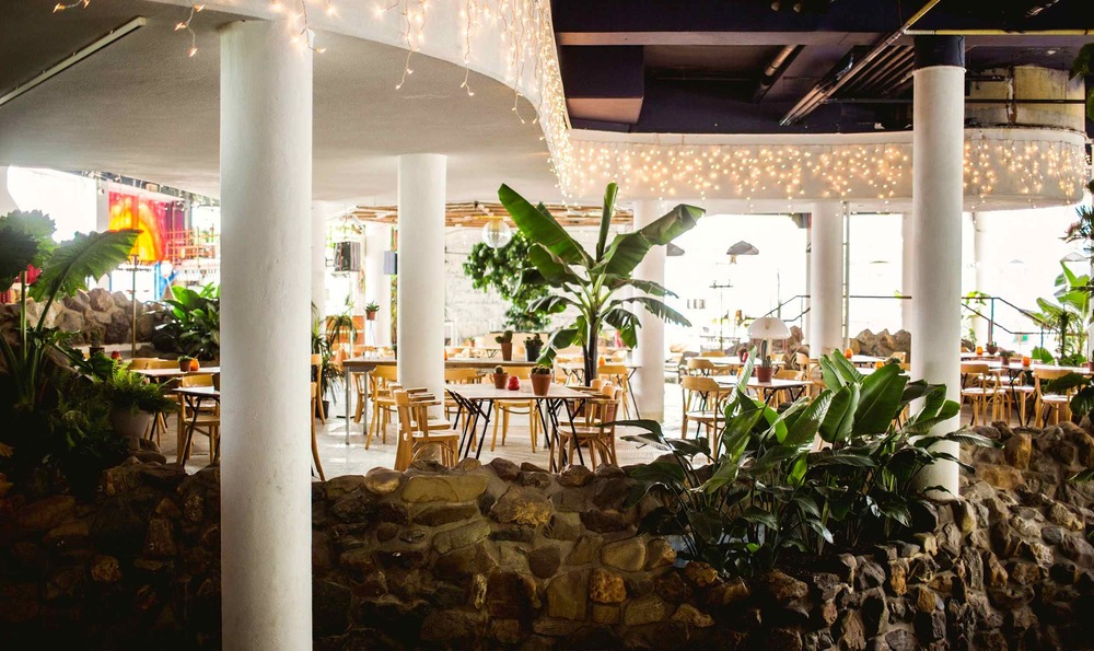 Femke Snijders voegt aan Aloha Bar een restaurant toe