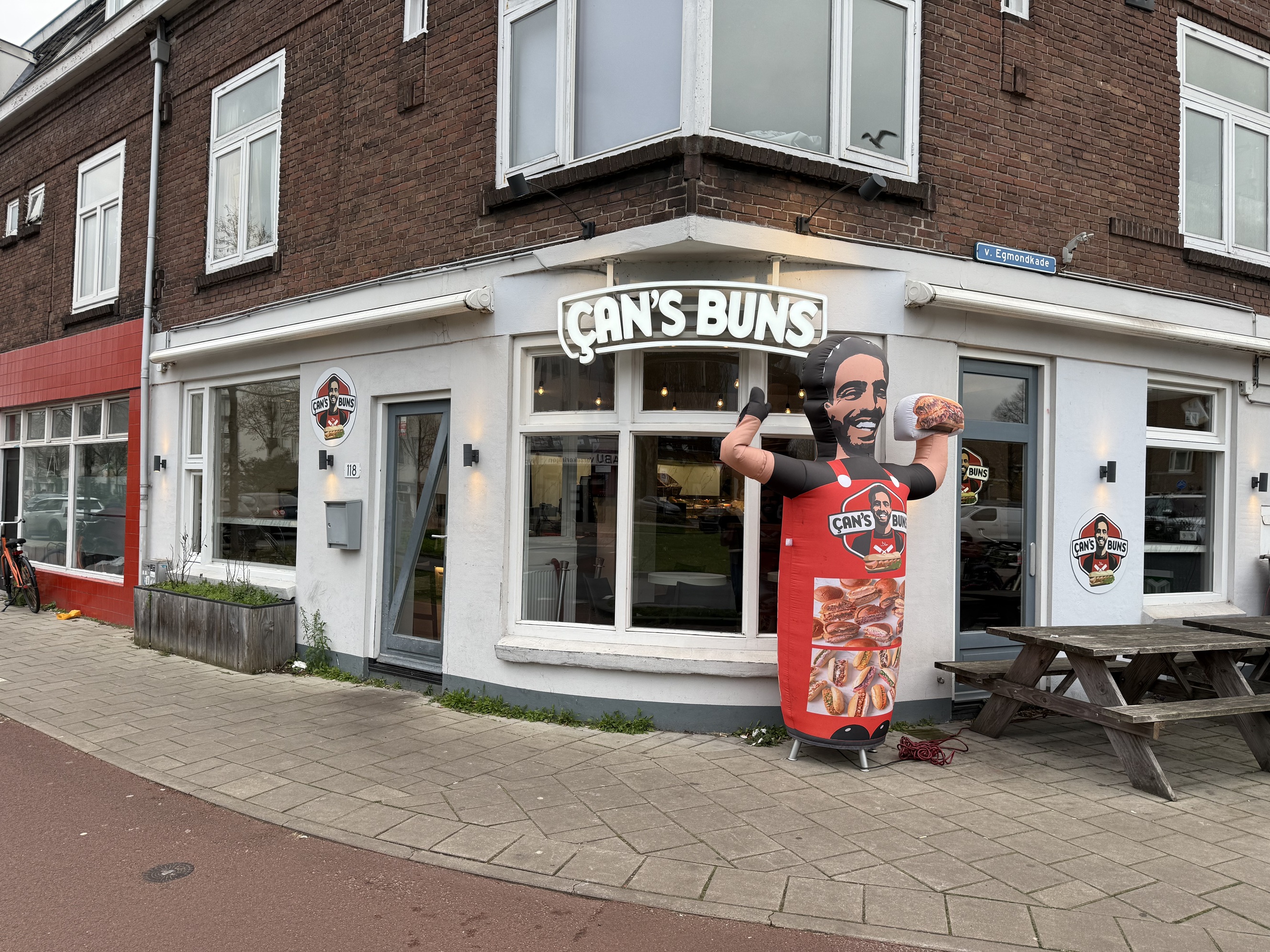 Can's Buns