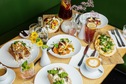 De Utrechter - lunch - tafeltje vol - debuikvanutrecht.jpeg