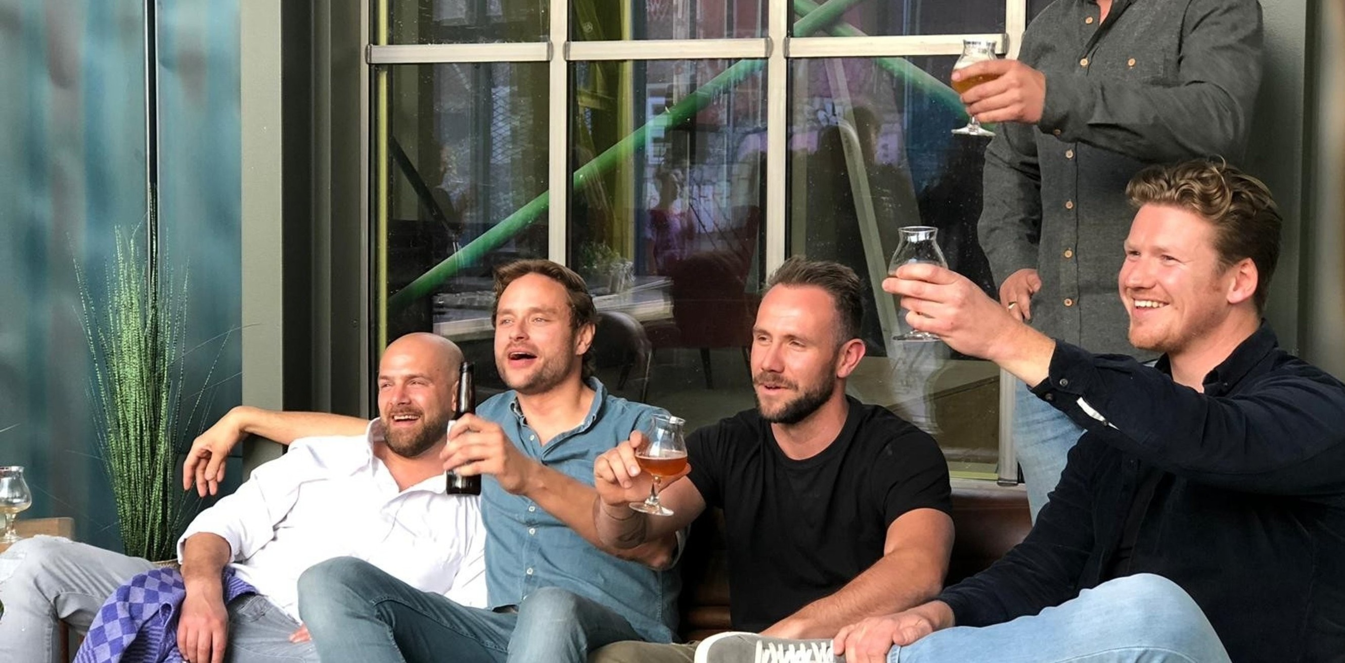 Hier kijk je het EK voetbal en geniet je ook nog van je hapje en drankje