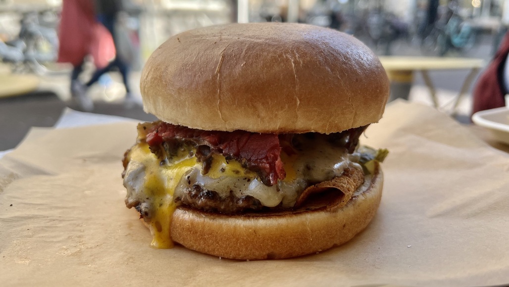 Day Dream Deli speelt cheeseburger Champions League
