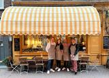 Smaakmakers Maureen van den IJssel en Nina Schoolenberg voorspellen dat er ook de komende 10 jaar niets bij Café de Klepel gaat veranderen