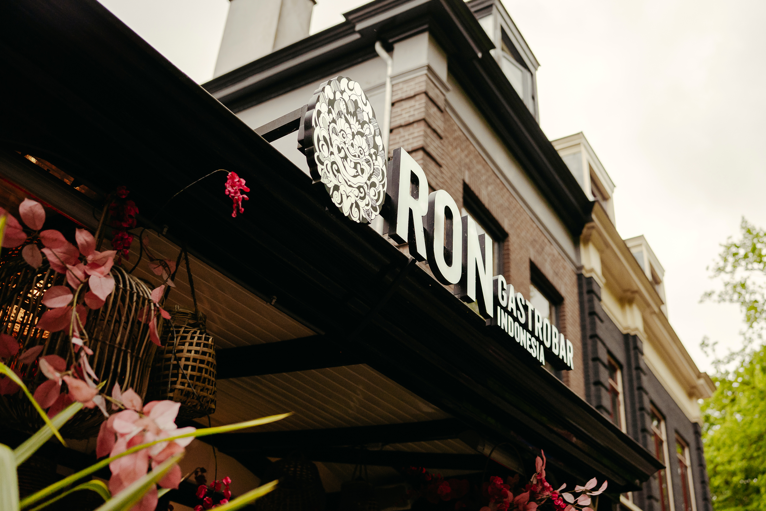 Ron Gastrobar Indonesia - Laren
