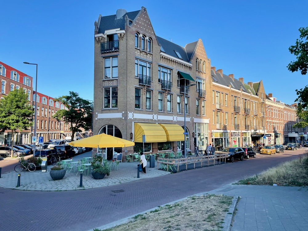 Bij Café Prêt à Boire is het grootstedelijk natuurwijn drinken