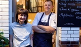 Déjà vu door knapperige kropsla in Bistrot du Bac
