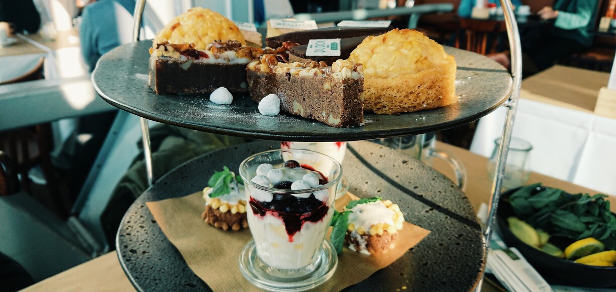 High tea met uitzicht op ’t IJ bij 4’33 grand café