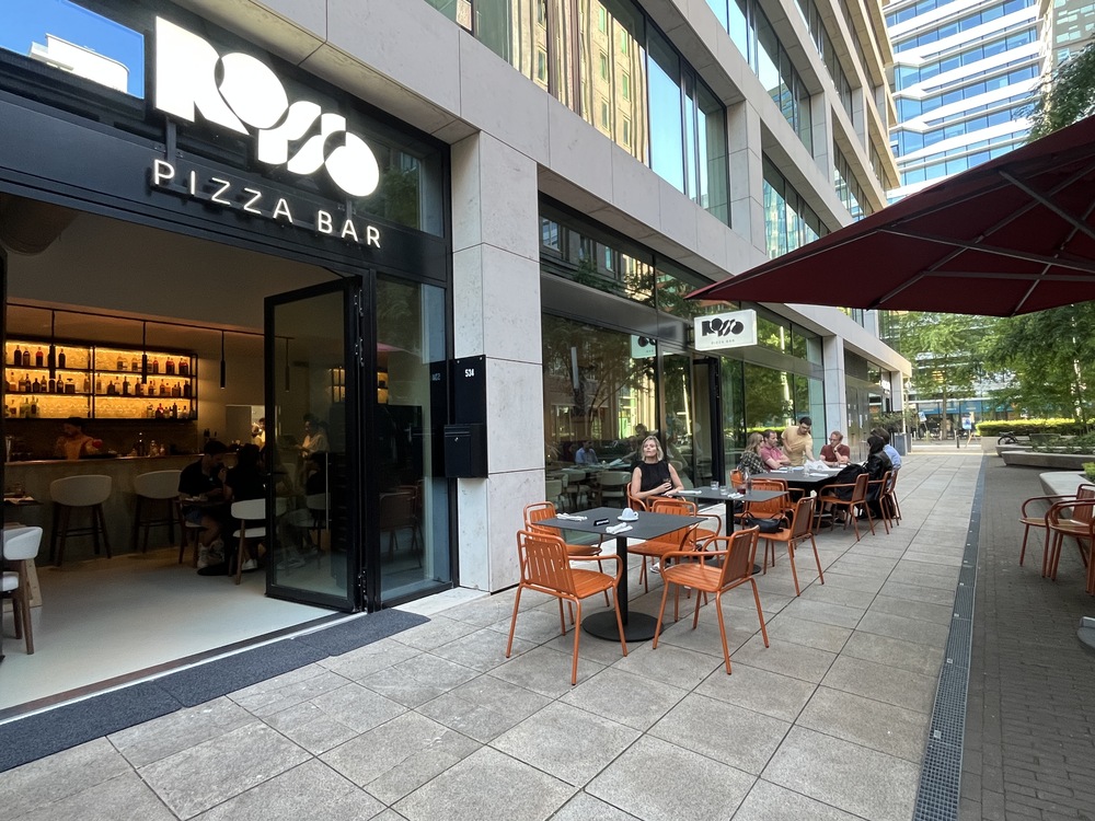 Rosso Pizza Bar - pizza met een gerijpte negroni