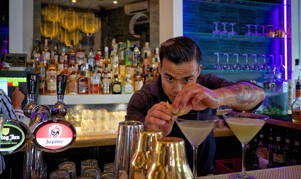 Aan de bar met een pornoster in De Admiraliteit