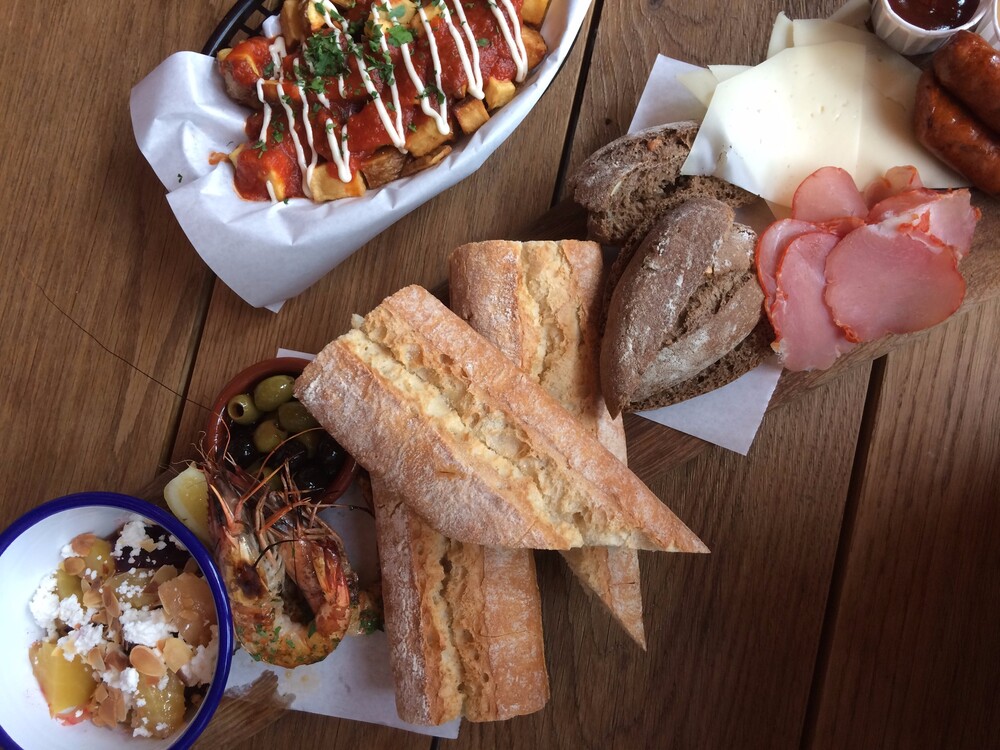 De L is van Lunch en Lola
