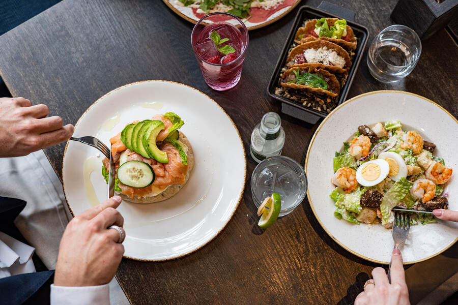 Pillars Restaurant & Bar De Buik van Rotterdam