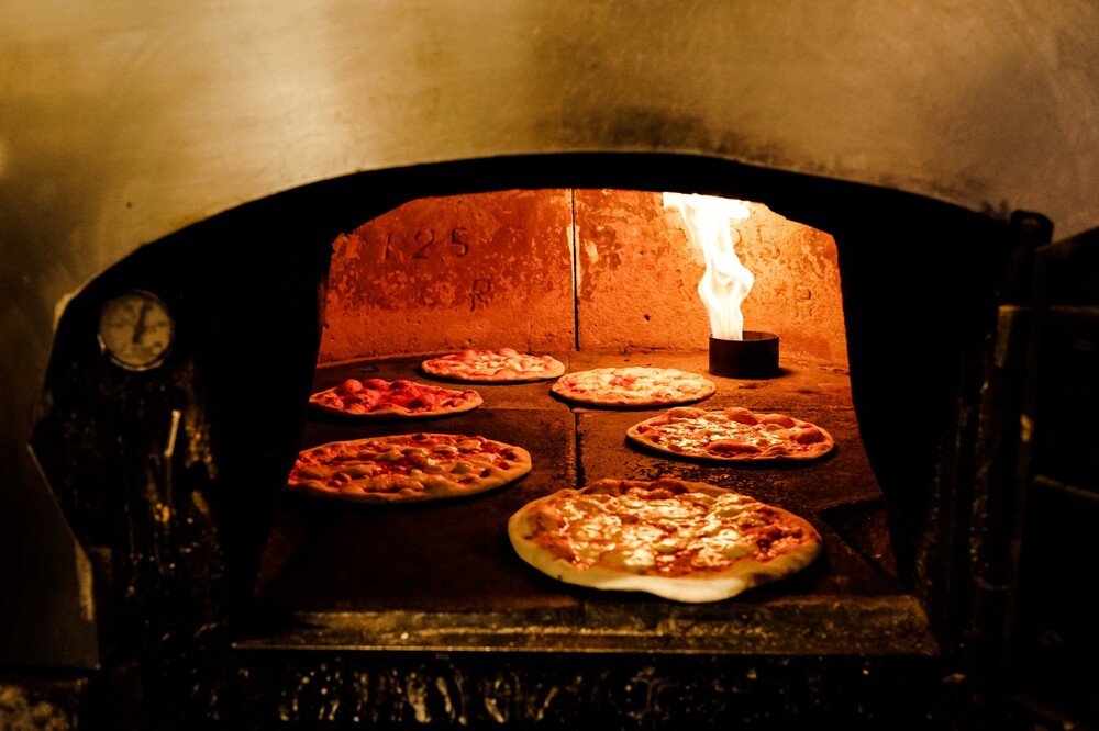 Steenoven pizza's en Espresso Martini’s zijn fenomeen in de Rhijnvis Feithstraat