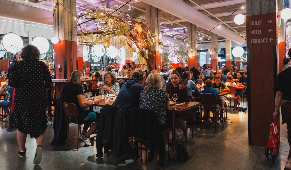 Foodhallen Rotterdam: alle aandacht op het eten