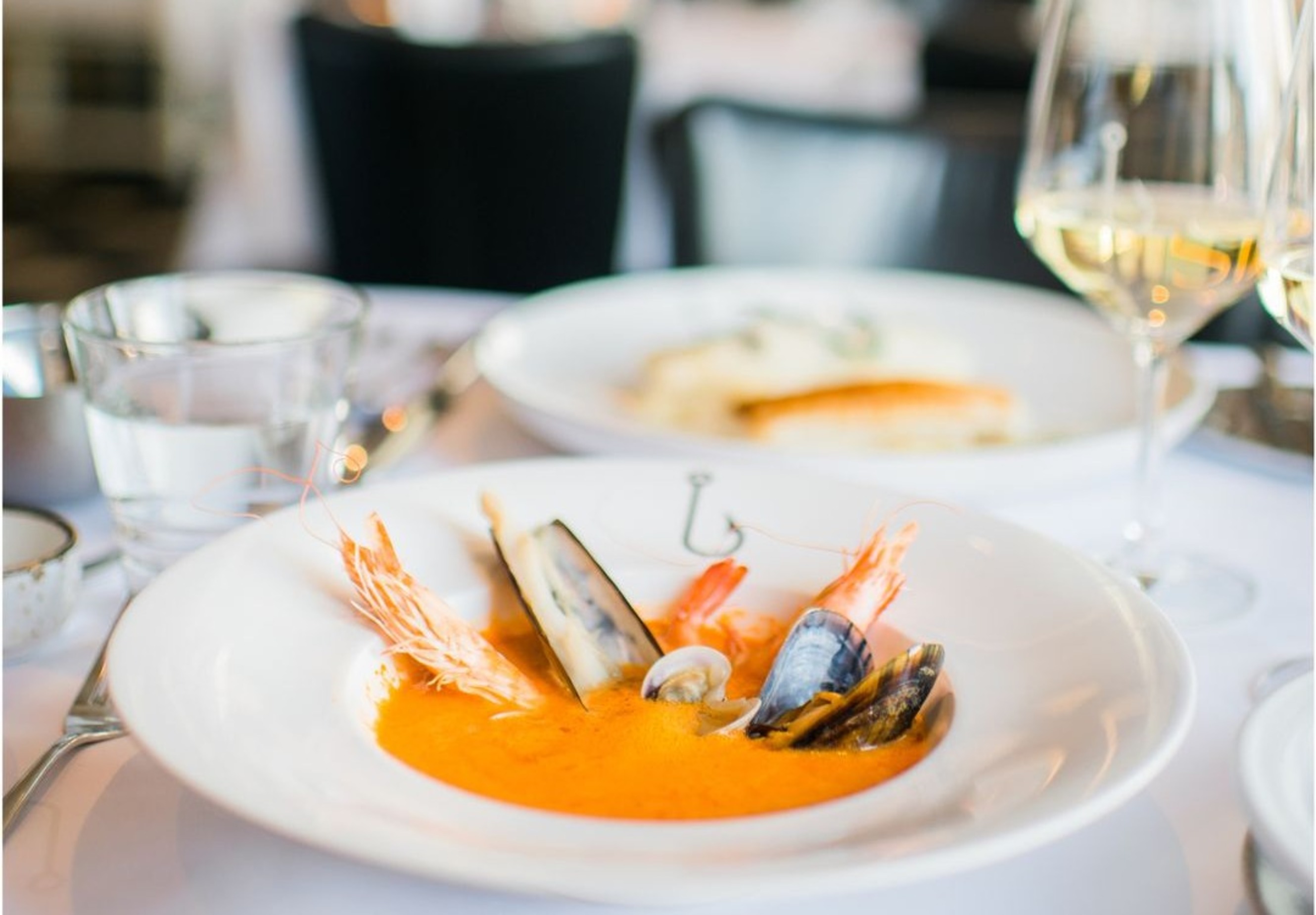 Paniek tijdens de feestdagen? Deze chefs helpen je uit de brand met een recept: bouillabaisse van Michiel Deenik