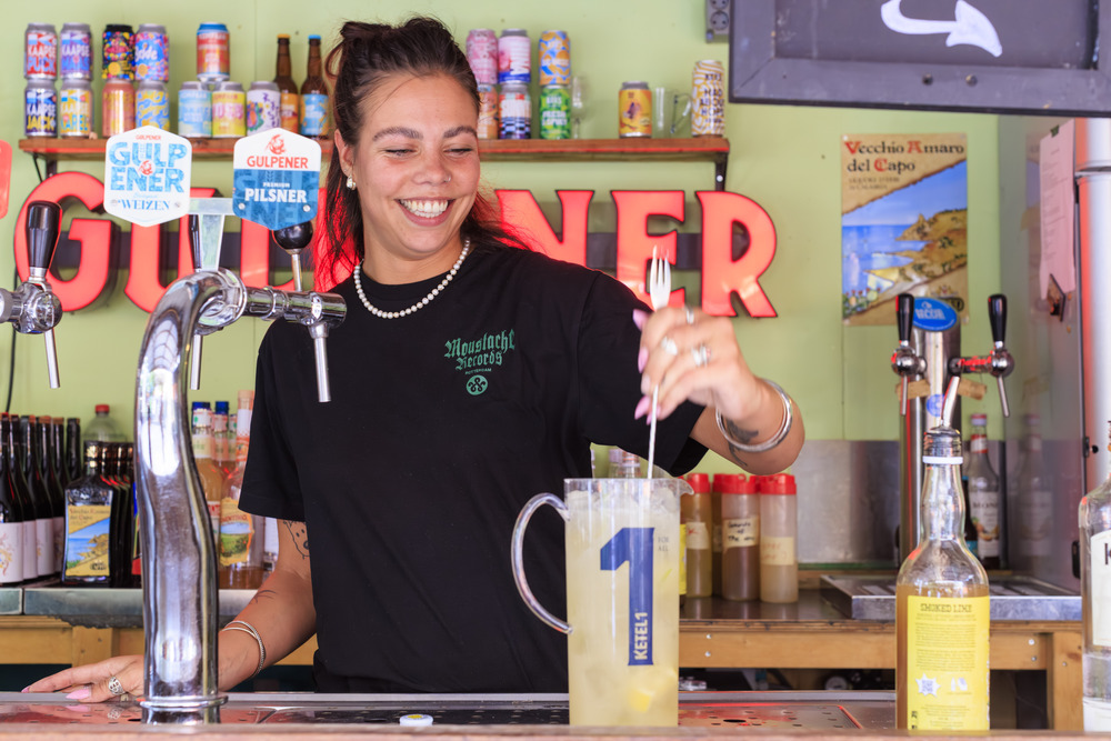 ‘Als één tafel een kan hard lemonade bestelt, wil het hele terras een kan’