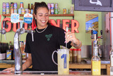 ‘Als één tafel een kan hard lemonade bestelt, wil het hele terras een kan’