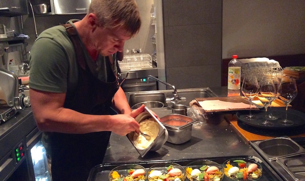 Jarige (In de Keuken van) Floris trakteert op wijn