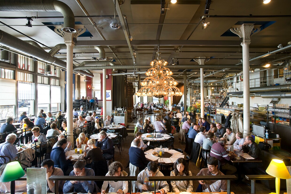 Bij deze 24 restaurants in Rotterdam eet je tijdens Kerst De Buik van