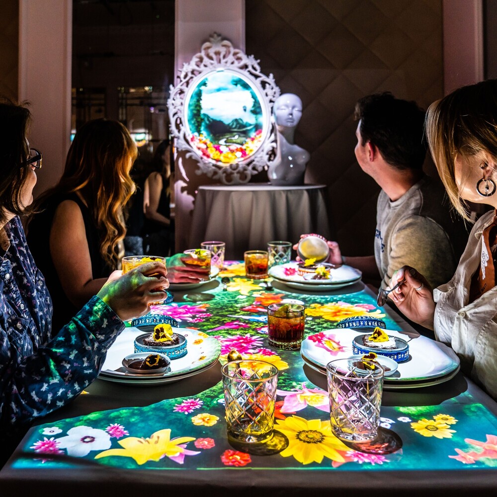 Sprookjesachtig uit eten tijdens Dinnershow Hoshena bij Hotel NY