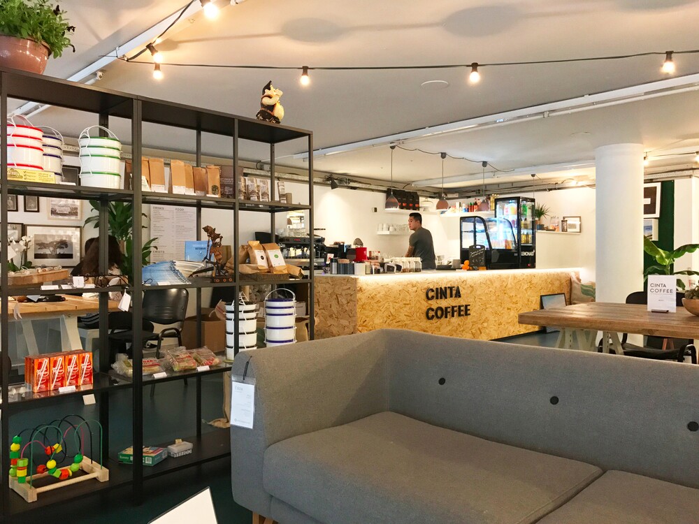 Indonesische lekkernijen en Rotterdamse koffie bij Cinta