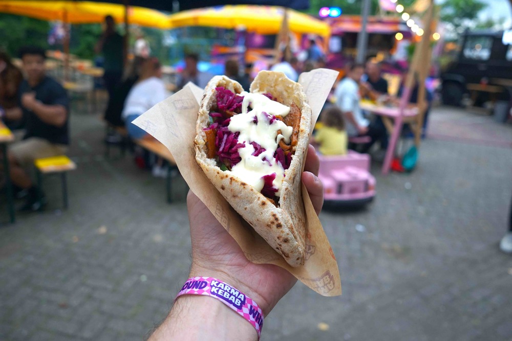 Karma Kebab aan de Kanaalweg: festivalvibes in een restaurant