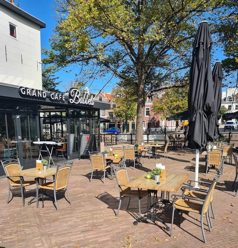 Grand Café Babbels is een reisje naar Schiedam waard