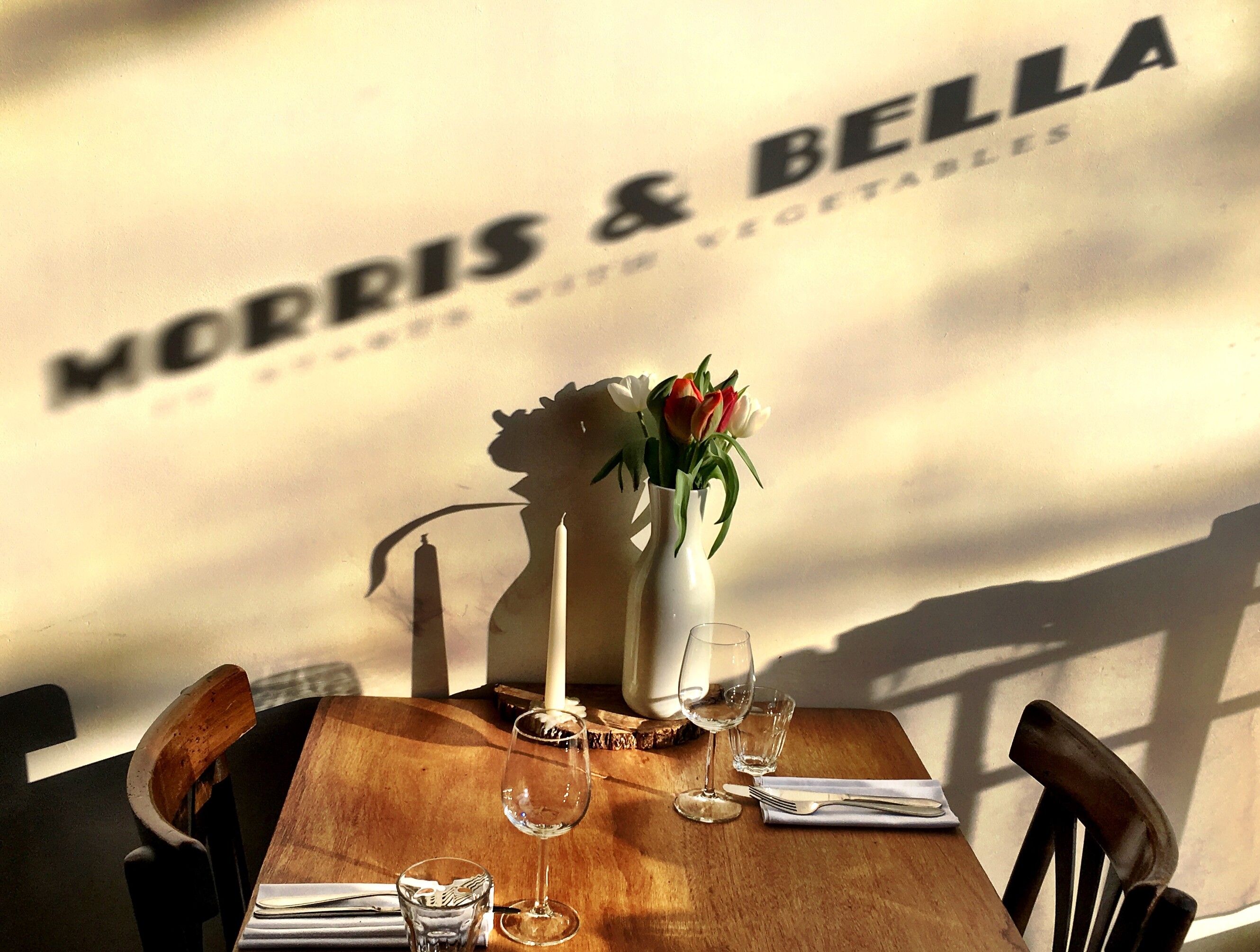 Morris en Bella