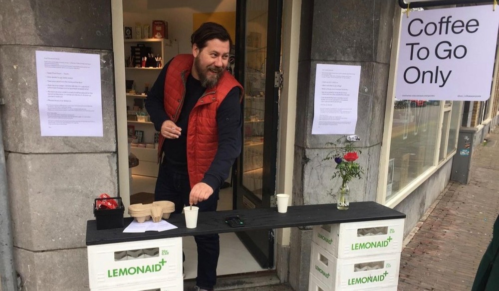 Eerst de mens, en dan de koffie bij TOM Coffee + Paper Goods: “Ik ben geen barista, ik zet gewoon koffie”