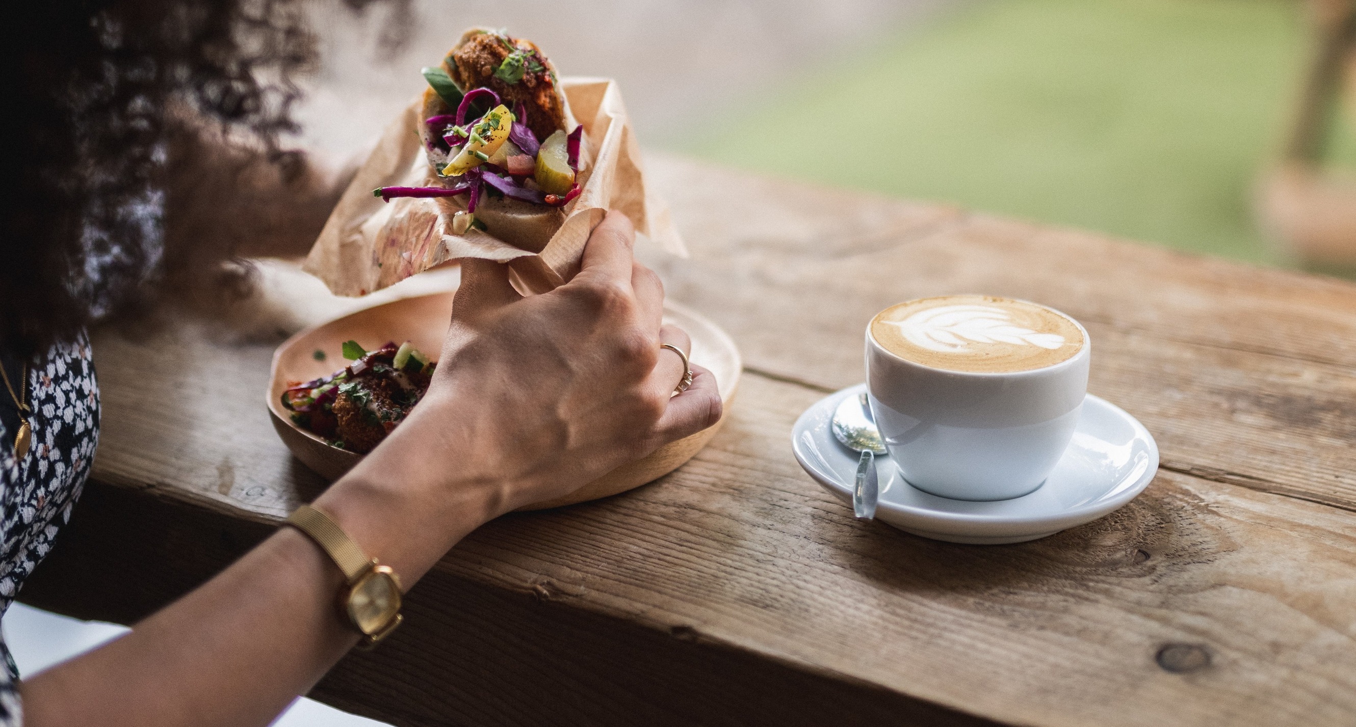 Midden-Oosterse gerechten en specialty coffee bij Mosqat Rotterdam