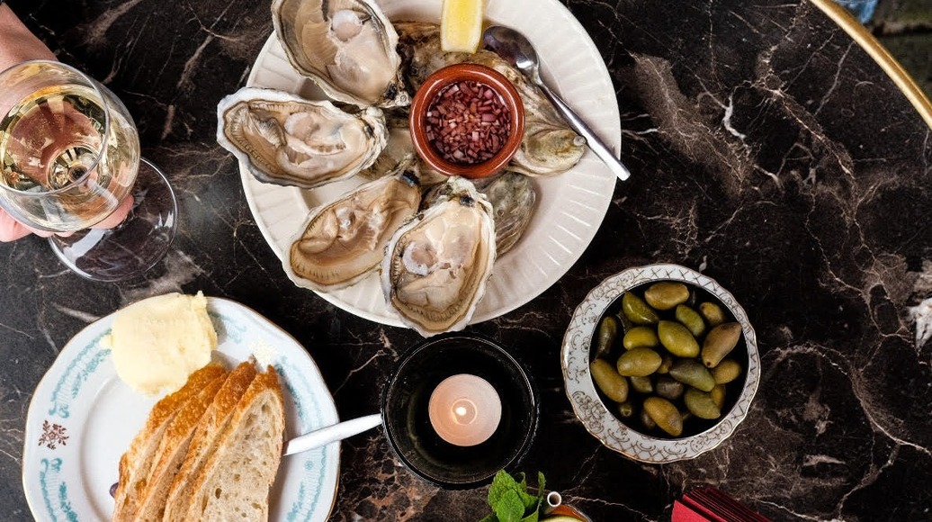 Bij Enté komen het bruine café en de bistro samen