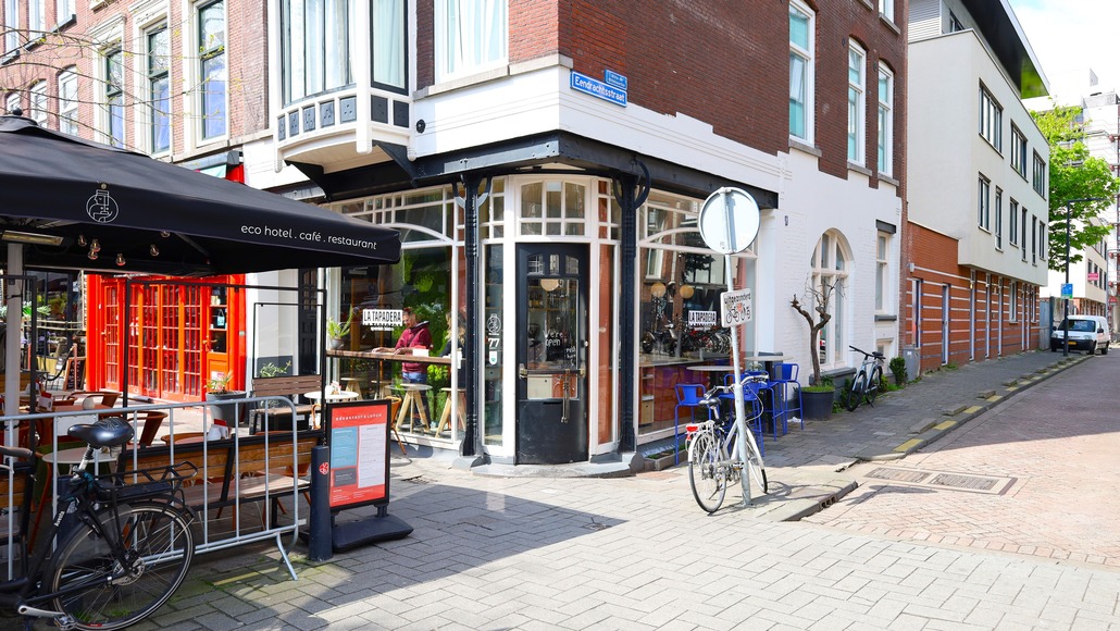 Tapasbar La Tapadera verhuist naar de Witte de Withstraat