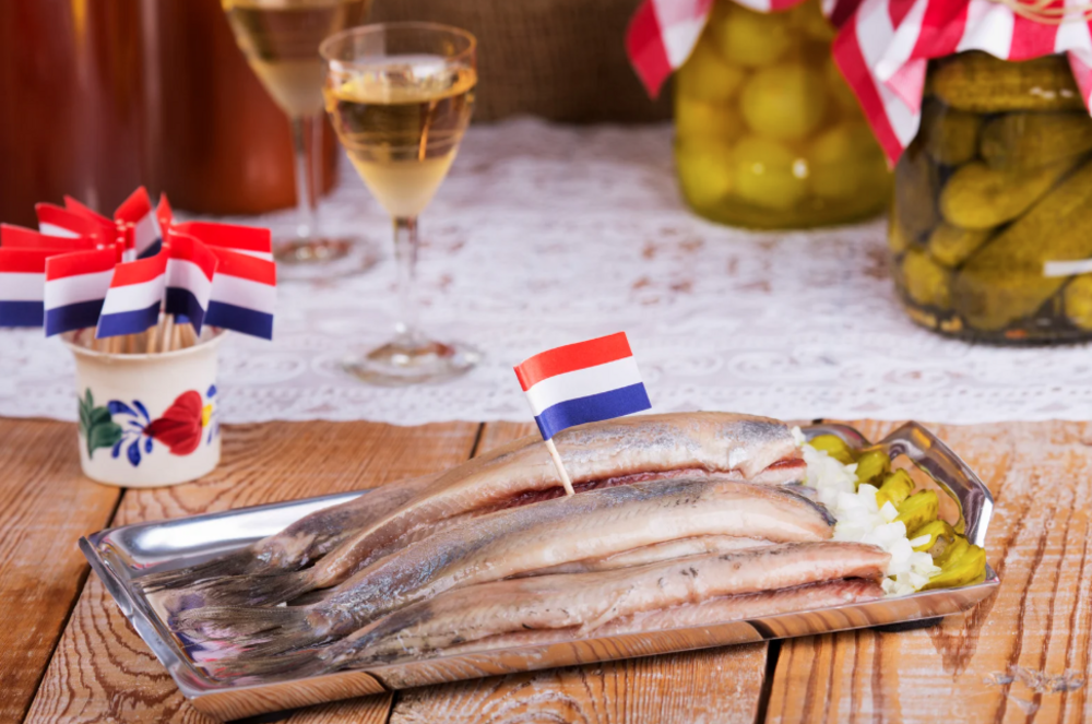 Haring, hapjes en hitjes: 11x haringparty meepakken in 2025