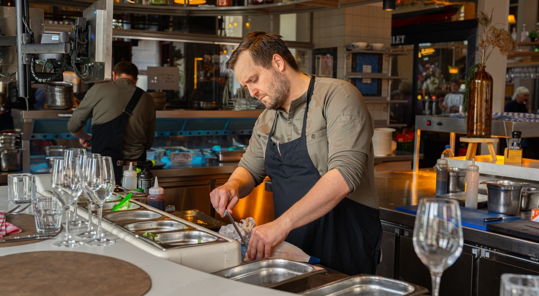 De nieuwe chef van Hotel New York is altijd op zoek naar de beste ingrediënten: ‘Een beetje van nu, met de ziel van vroeger’
