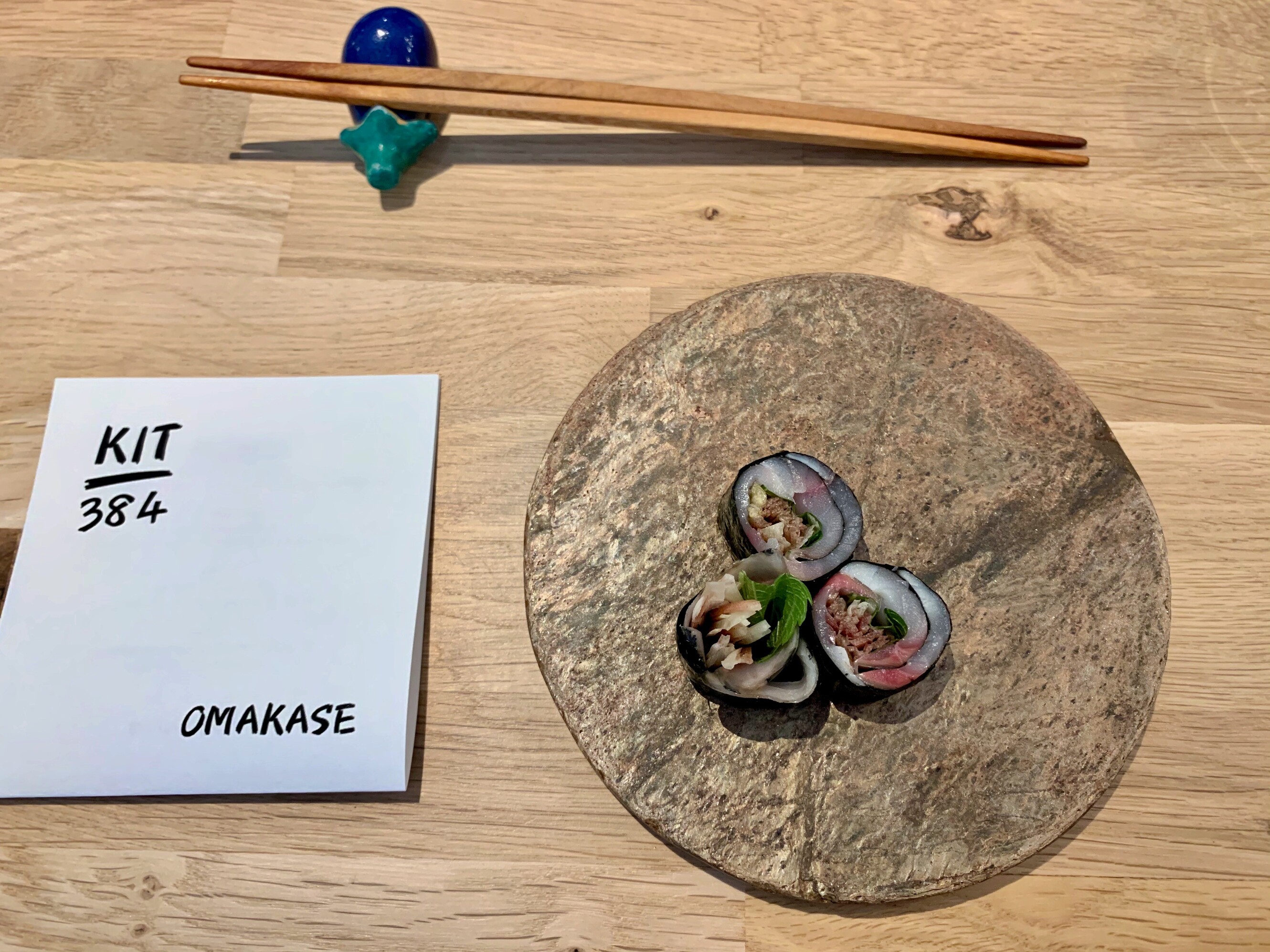 Op omakase reis aan de sushi bar van Kit